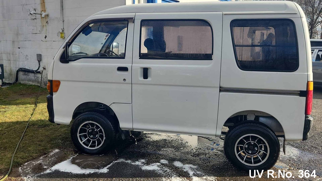 JDM Daihatsu Hijet 4x4v Minivan with Nj Title for Sale